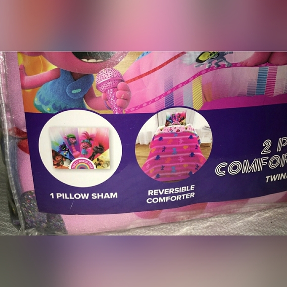 Trolls World Tour Dream Works Set TWIN/FULL Reversible Comforter Pillow New - Picture 5 of 6